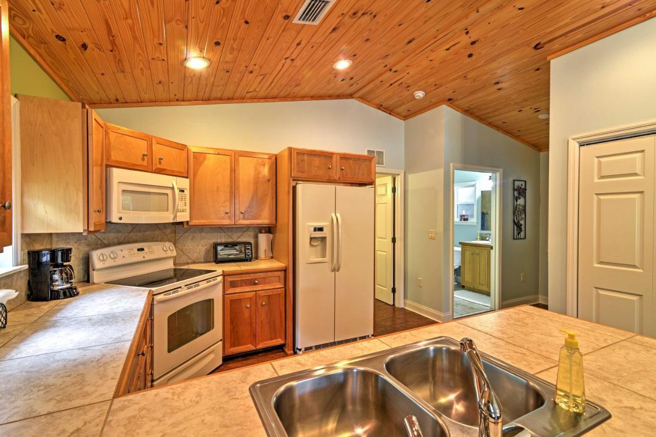 Crystal River Cottage On 1 Acre With Deck And Porch! Yankeetown エクステリア 写真