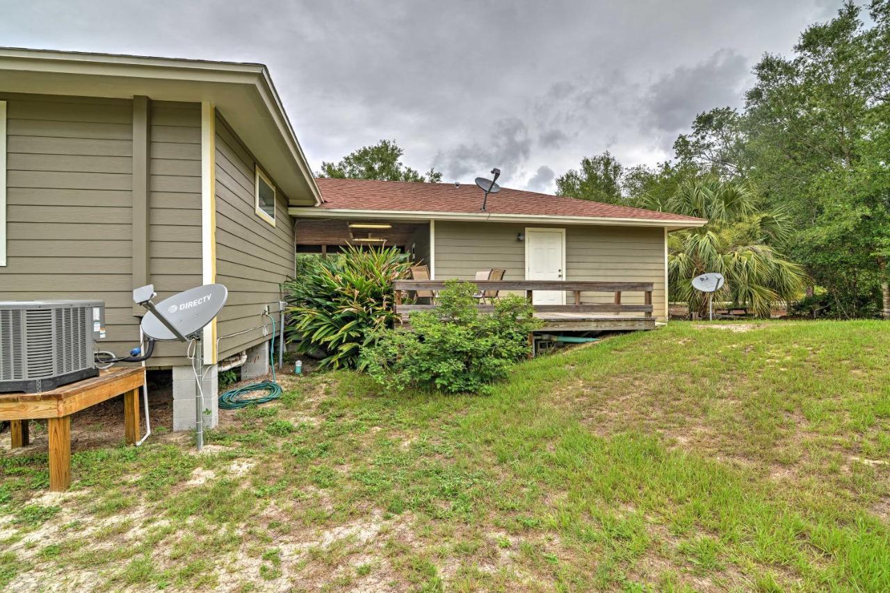 Crystal River Cottage On 1 Acre With Deck And Porch! Yankeetown エクステリア 写真