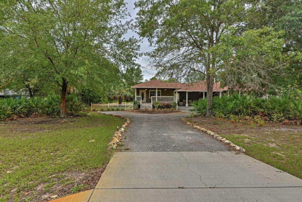 Crystal River Cottage On 1 Acre With Deck And Porch! Yankeetown エクステリア 写真
