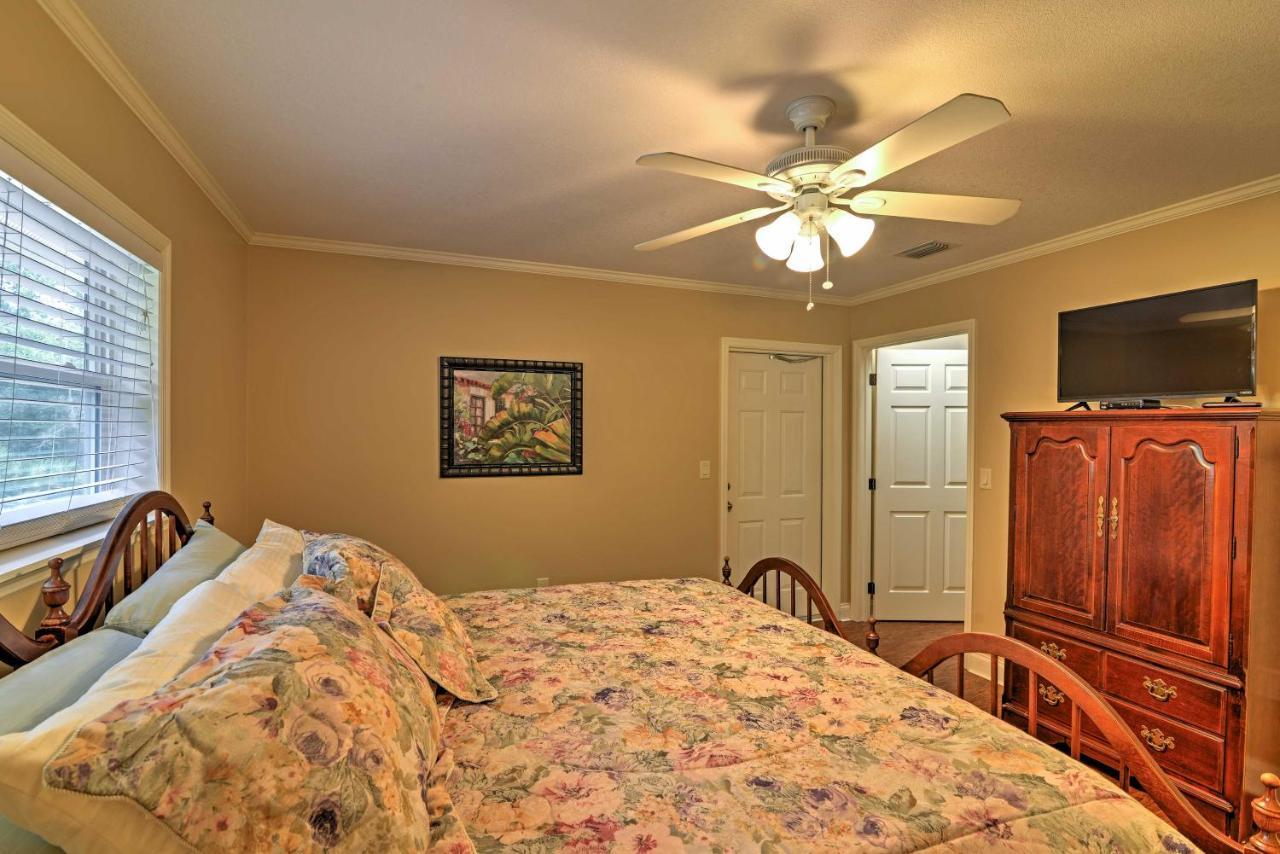 Crystal River Cottage On 1 Acre With Deck And Porch! Yankeetown エクステリア 写真